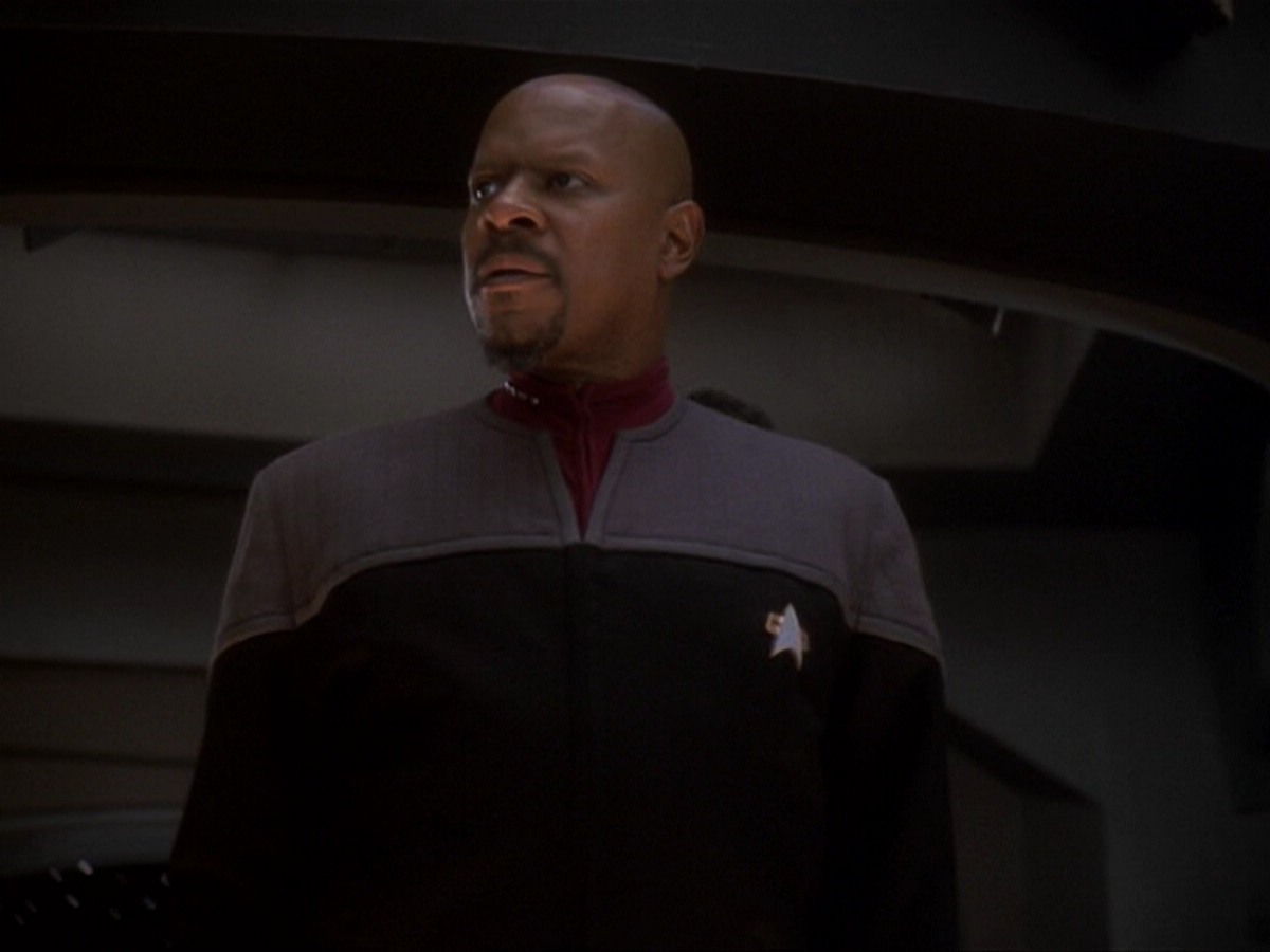 extant_StarTrek_DS9_6x13-FarBeyondTheStars_0299.jpg