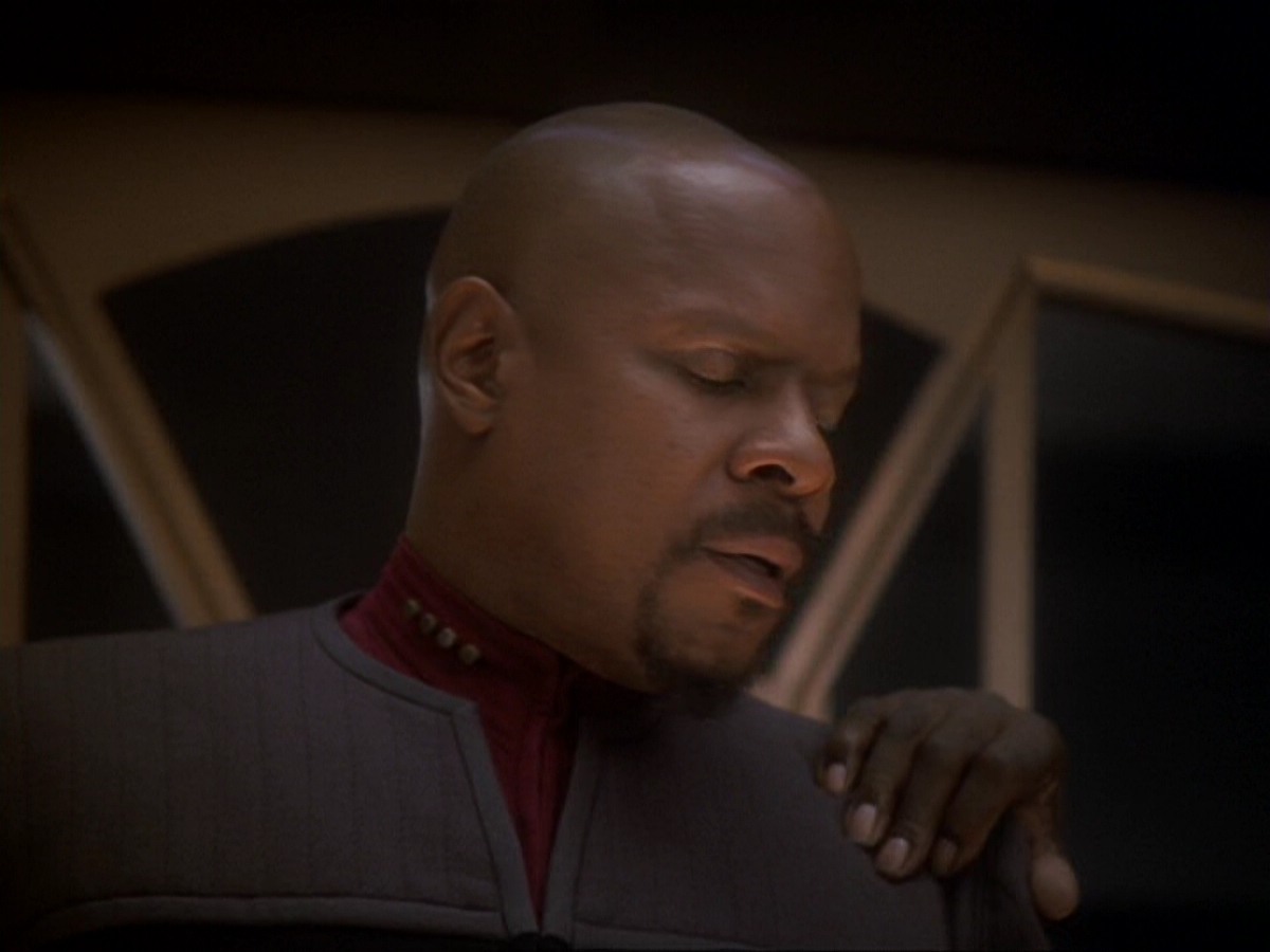 extant_StarTrek_DS9_6x13-FarBeyondTheStars_0323.jpg