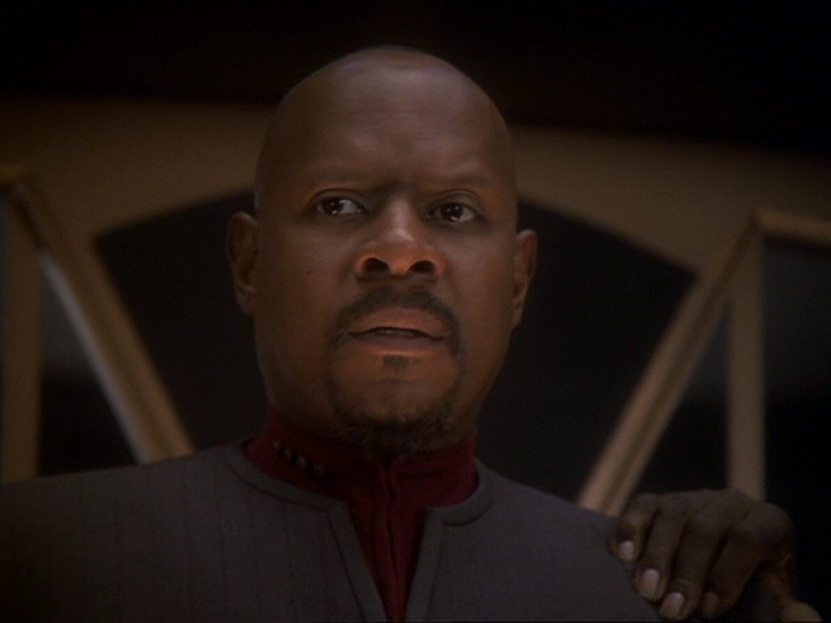 extant_StarTrek_DS9_6x13-FarBeyondTheStars_0328.jpg