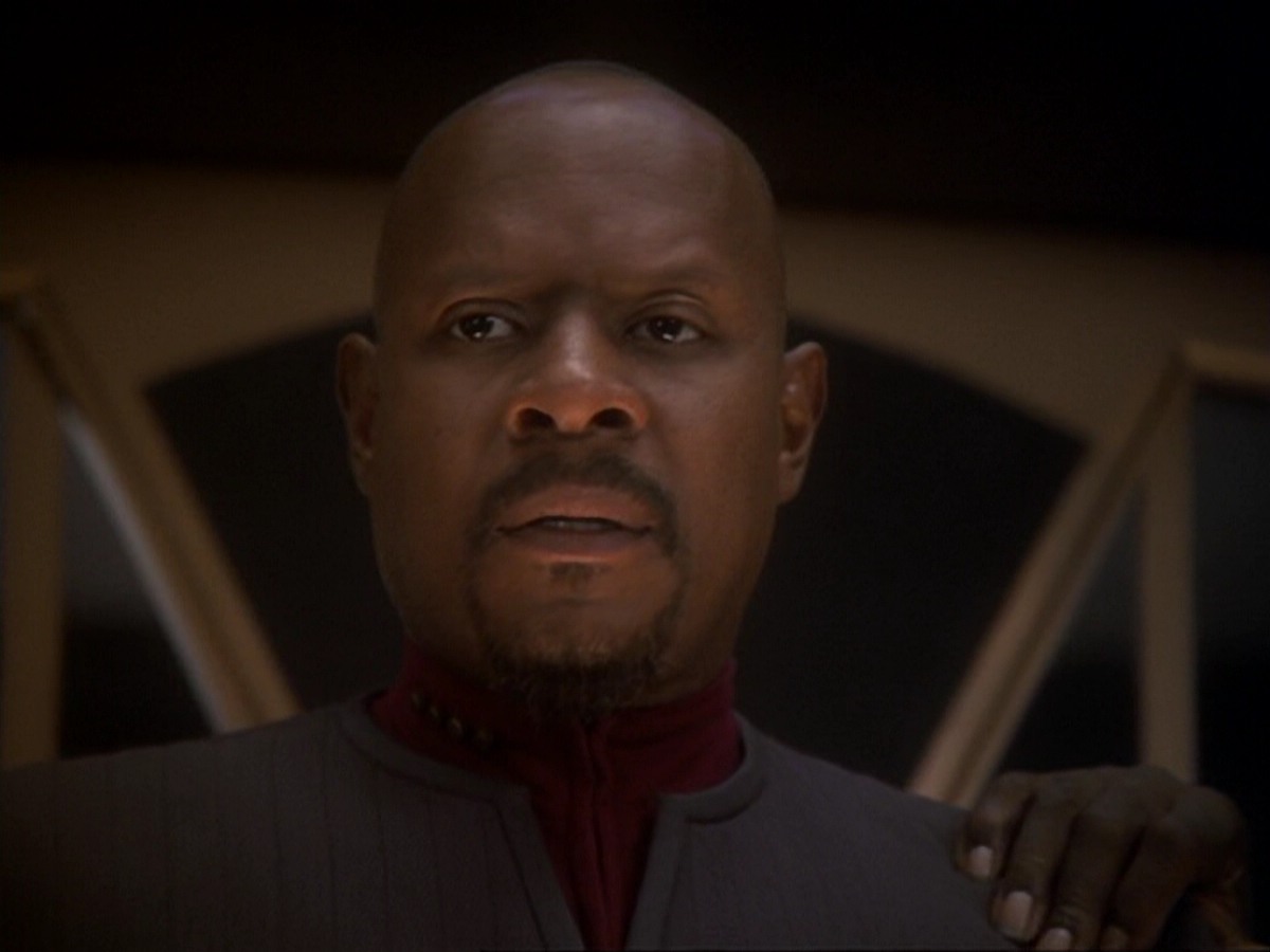 extant_StarTrek_DS9_6x13-FarBeyondTheStars_0329.jpg