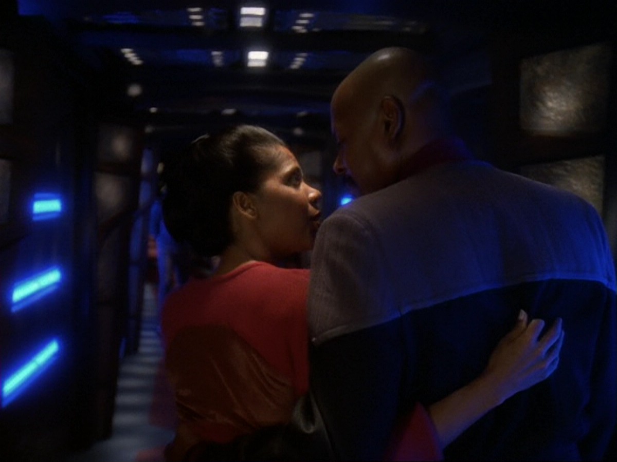 extant_StarTrek_DS9_6x13-FarBeyondTheStars_0337.jpg