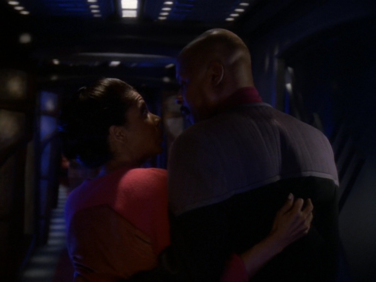 extant_StarTrek_DS9_6x13-FarBeyondTheStars_0340.jpg