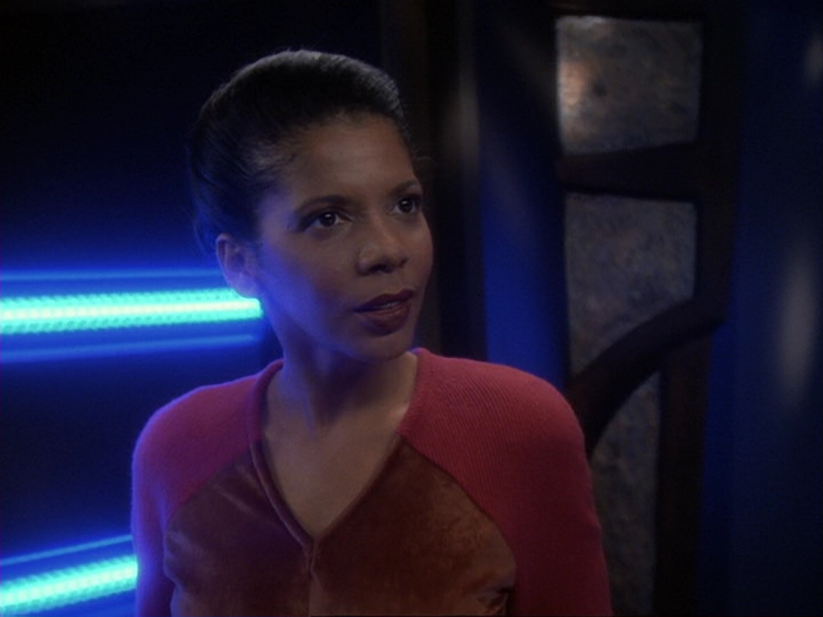 extant_StarTrek_DS9_6x13-FarBeyondTheStars_0409.jpg