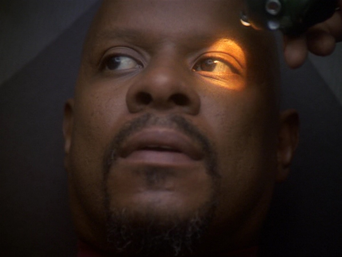 extant_StarTrek_DS9_6x13-FarBeyondTheStars_0455.jpg
