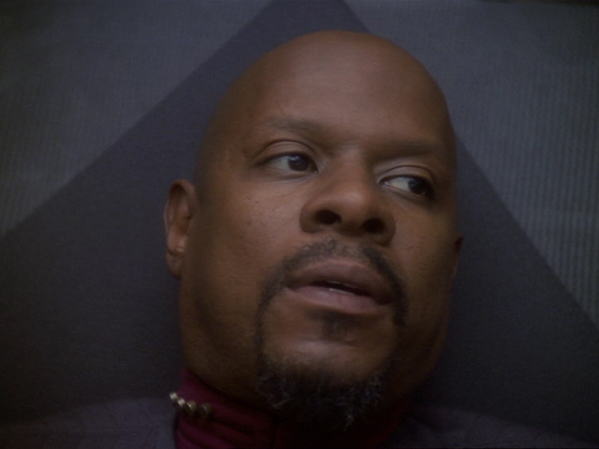 extant_StarTrek_DS9_6x13-FarBeyondTheStars_0473.jpg