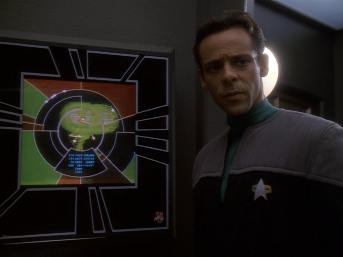 extant_StarTrek_DS9_6x13-FarBeyondTheStars_0482.jpg