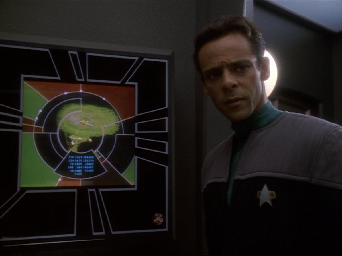 extant_StarTrek_DS9_6x13-FarBeyondTheStars_0483.jpg