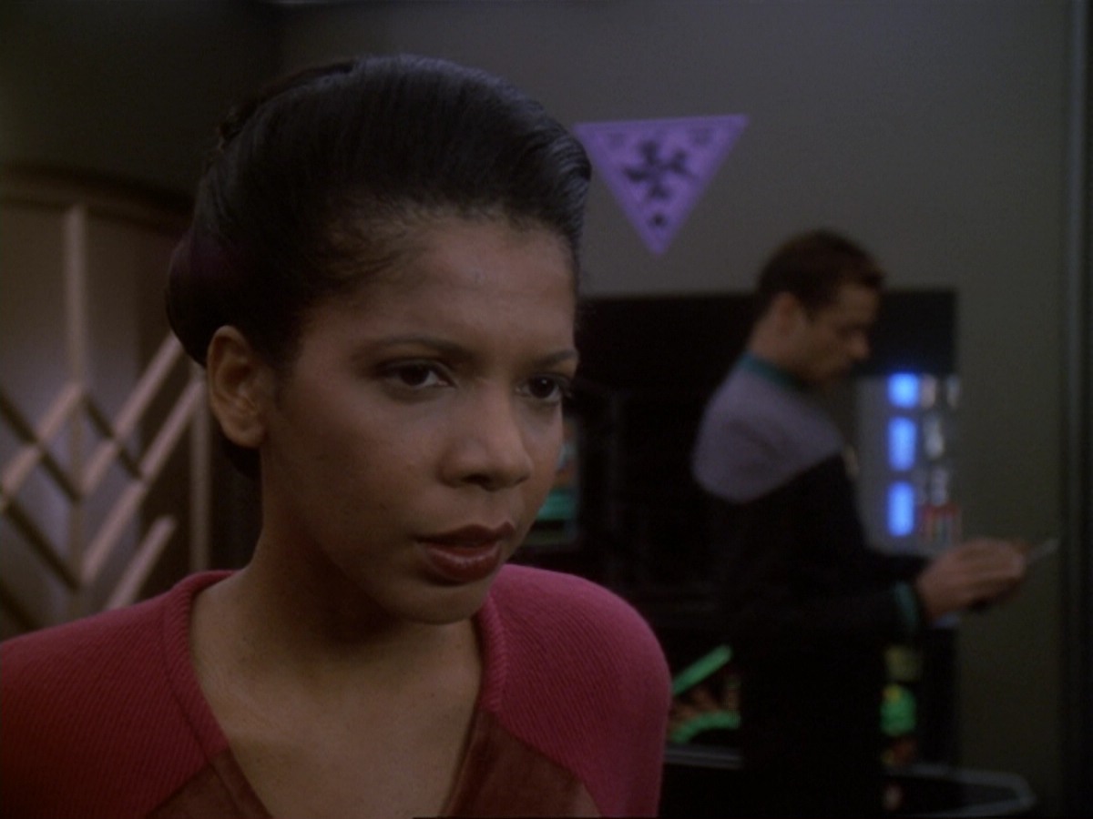 extant_StarTrek_DS9_6x13-FarBeyondTheStars_0504.jpg