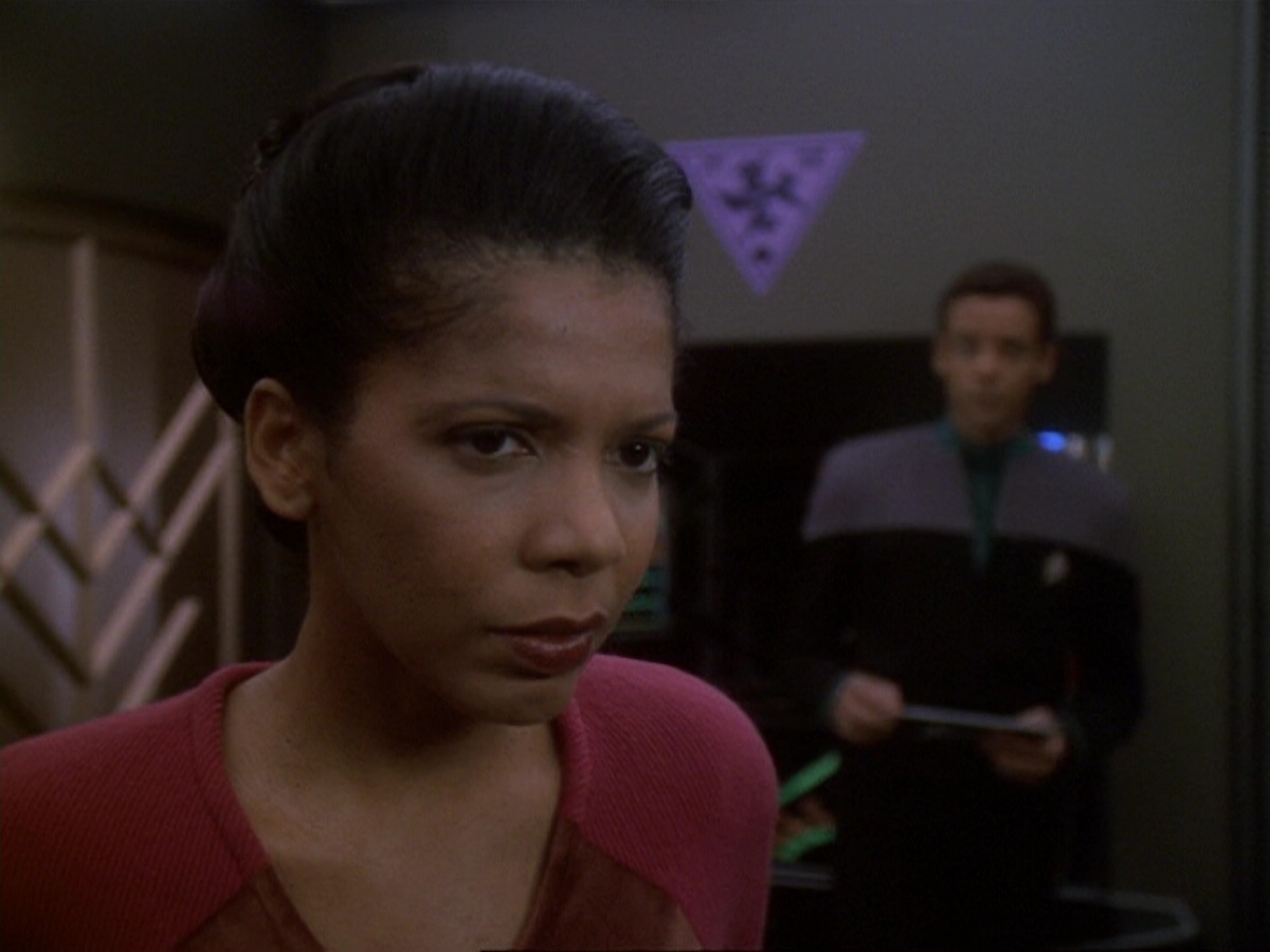 extant_StarTrek_DS9_6x13-FarBeyondTheStars_0509.jpg