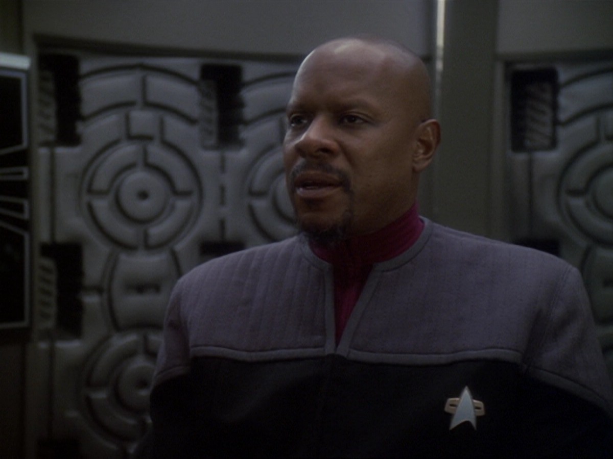extant_StarTrek_DS9_6x13-FarBeyondTheStars_0514.jpg