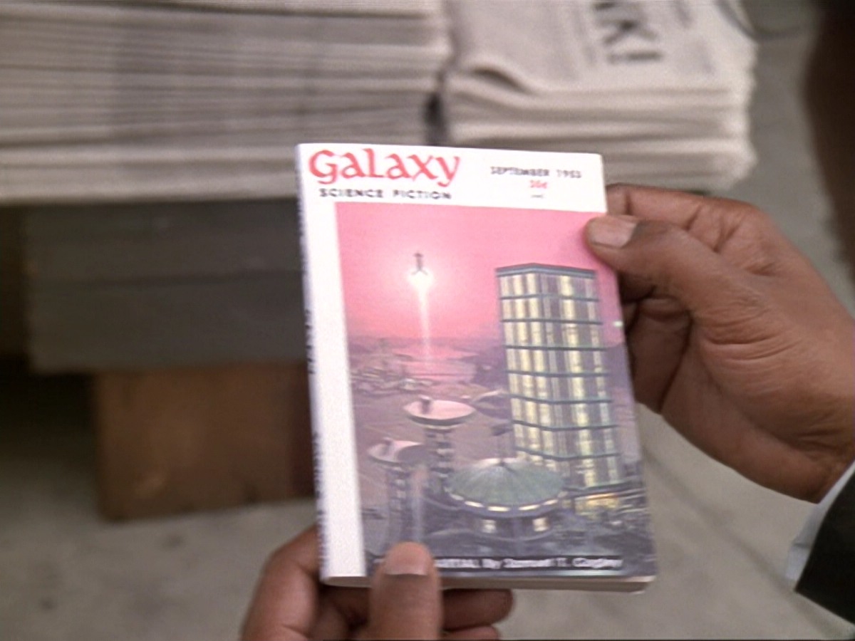 extant_StarTrek_DS9_6x13-FarBeyondTheStars_0524.jpg