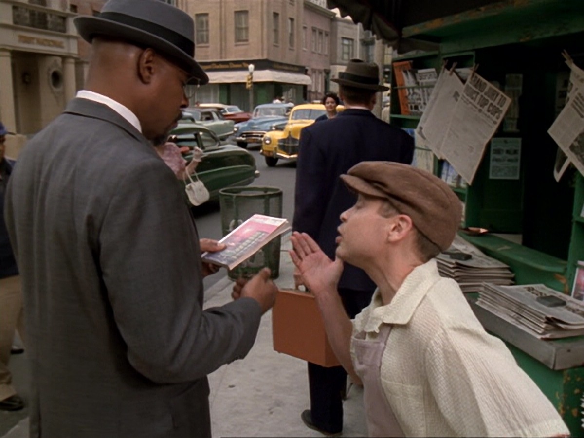 extant_StarTrek_DS9_6x13-FarBeyondTheStars_0534.jpg