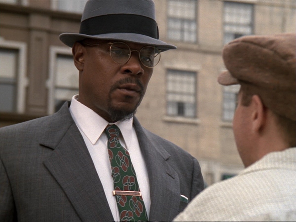 extant_StarTrek_DS9_6x13-FarBeyondTheStars_0540.jpg