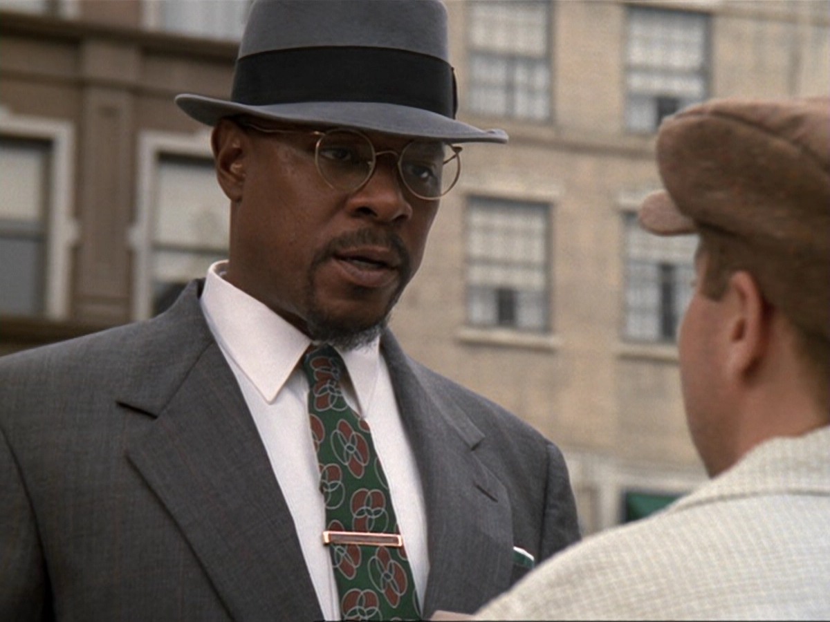 extant_StarTrek_DS9_6x13-FarBeyondTheStars_0542.jpg