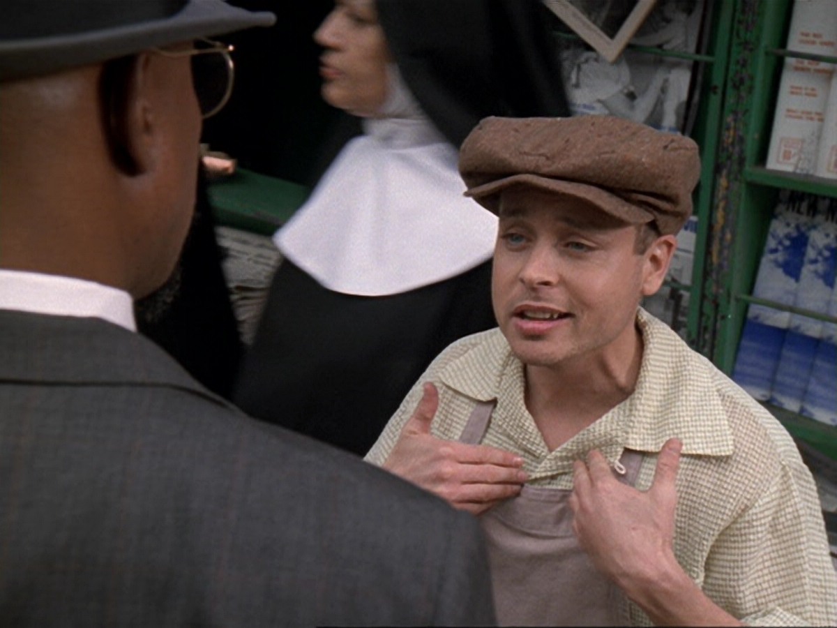 extant_StarTrek_DS9_6x13-FarBeyondTheStars_0547.jpg