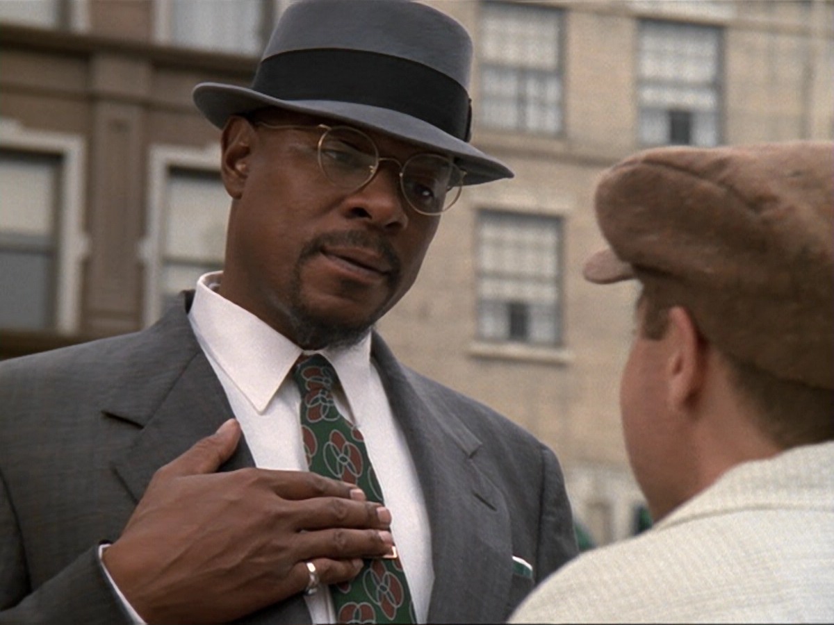 extant_StarTrek_DS9_6x13-FarBeyondTheStars_0553.jpg