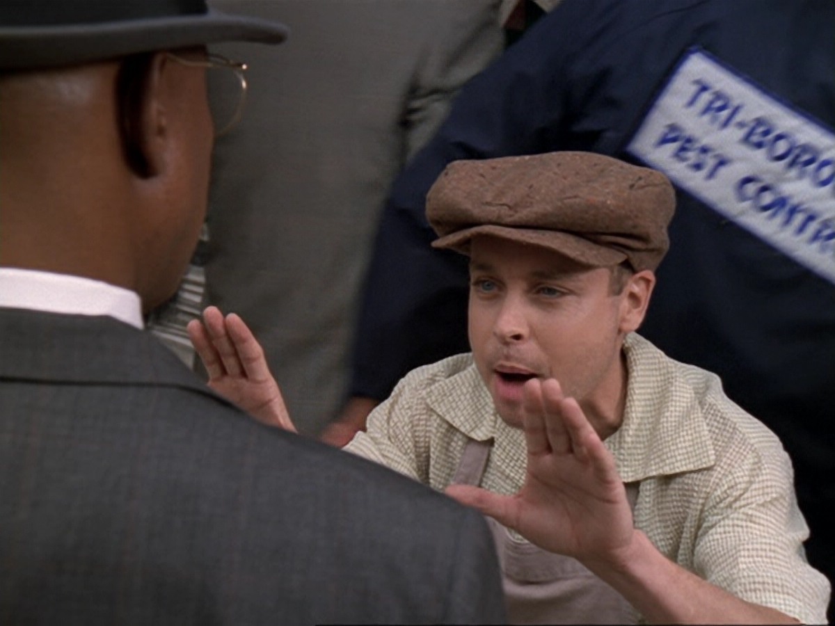extant_StarTrek_DS9_6x13-FarBeyondTheStars_0559.jpg