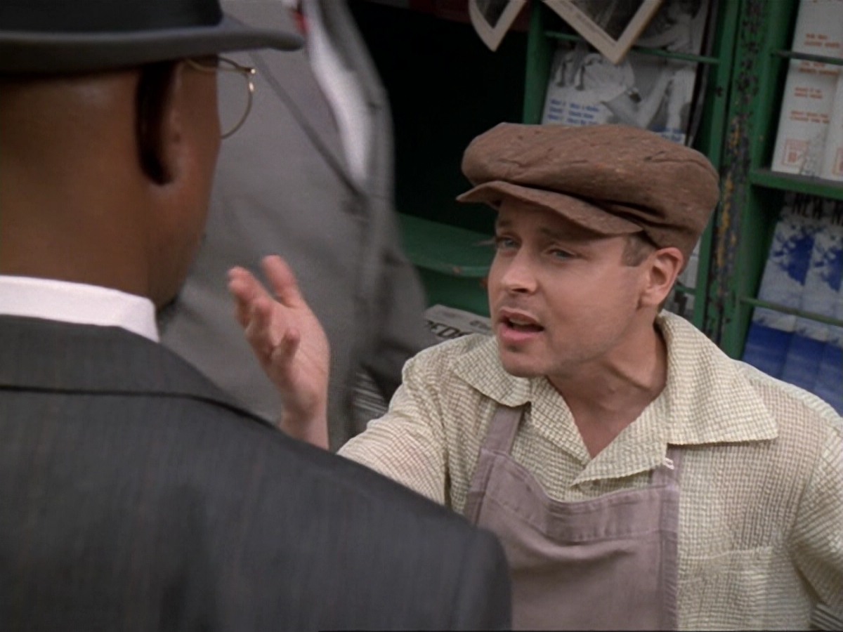 extant_StarTrek_DS9_6x13-FarBeyondTheStars_0569.jpg