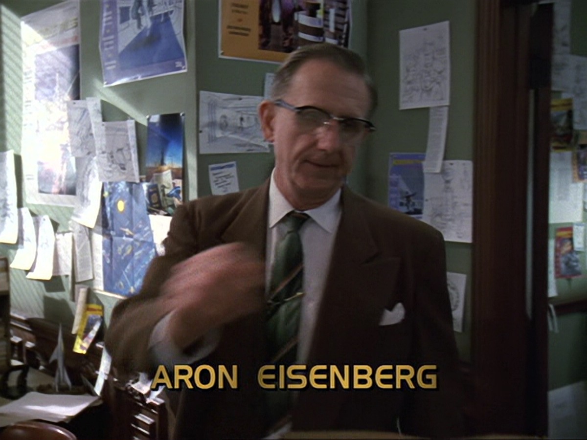 extant_StarTrek_DS9_6x13-FarBeyondTheStars_0872.jpg