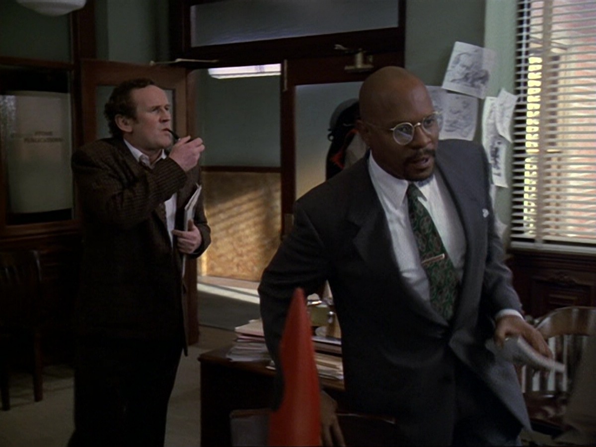 extant_StarTrek_DS9_6x13-FarBeyondTheStars_0898.jpg