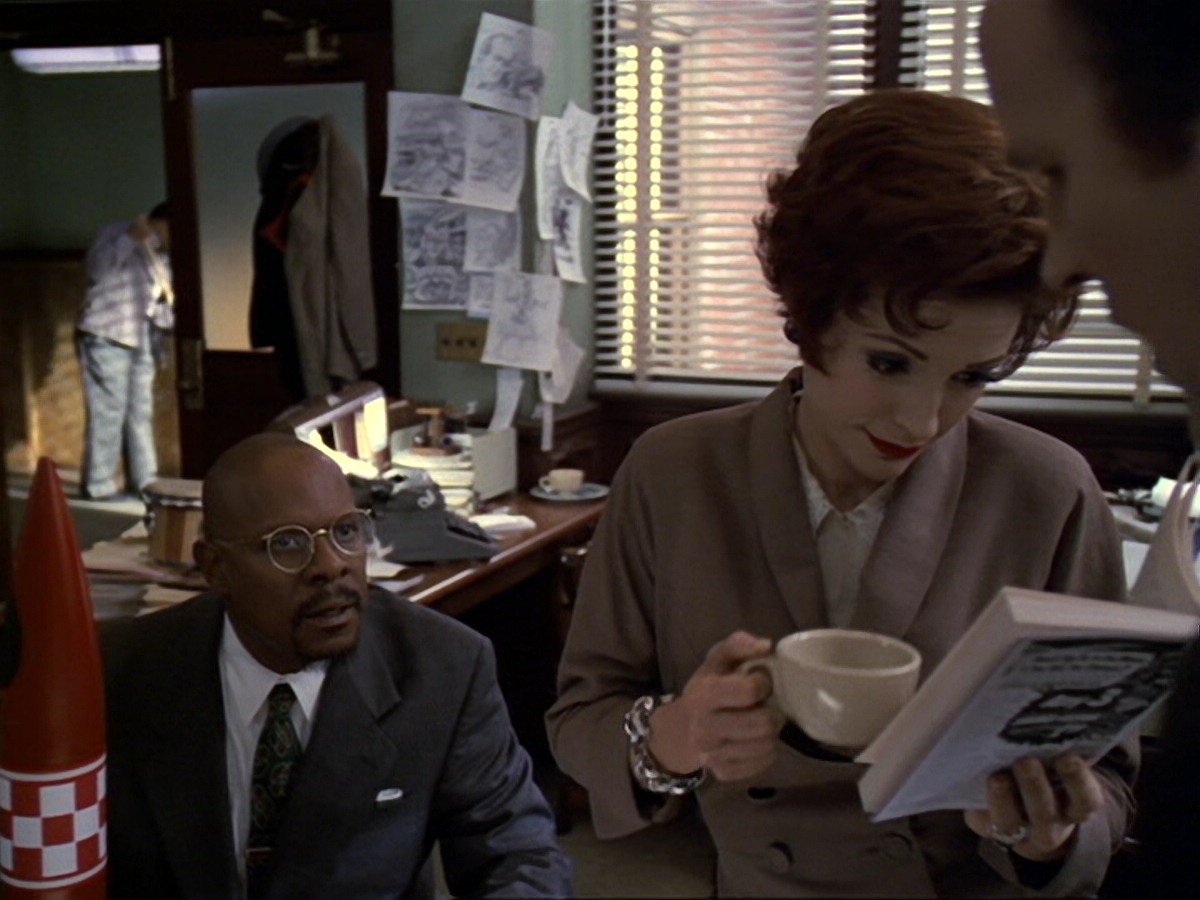 extant_StarTrek_DS9_6x13-FarBeyondTheStars_0914.jpg