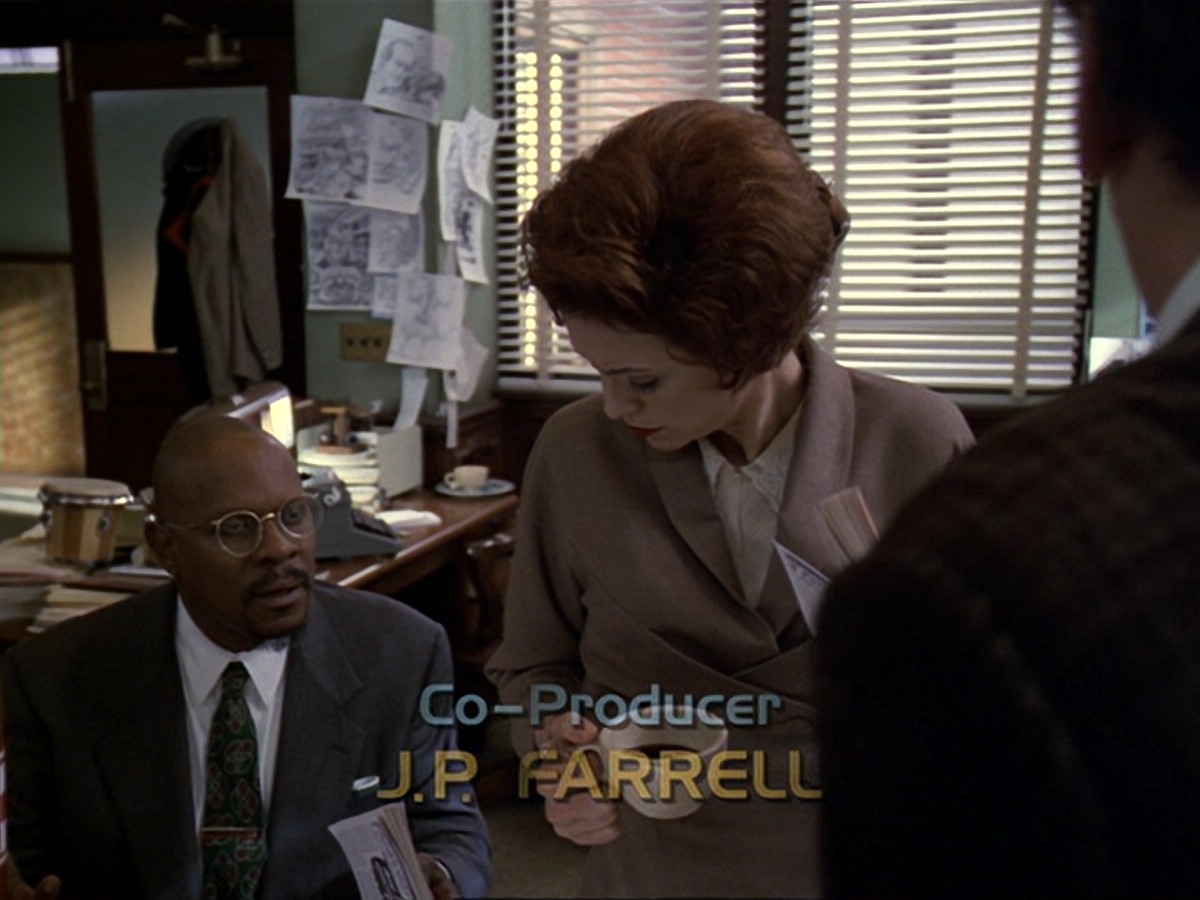 extant_StarTrek_DS9_6x13-FarBeyondTheStars_0924.jpg