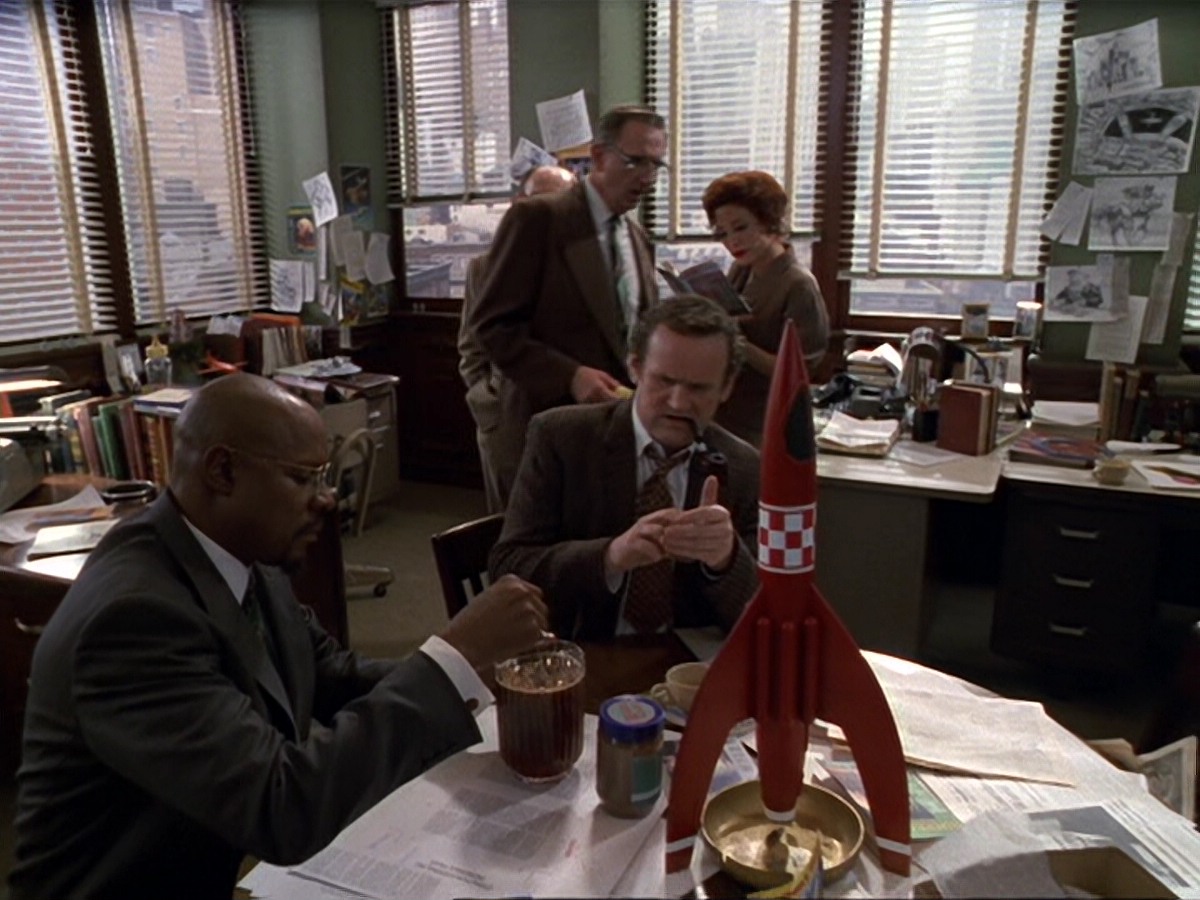 extant_StarTrek_DS9_6x13-FarBeyondTheStars_0974.jpg