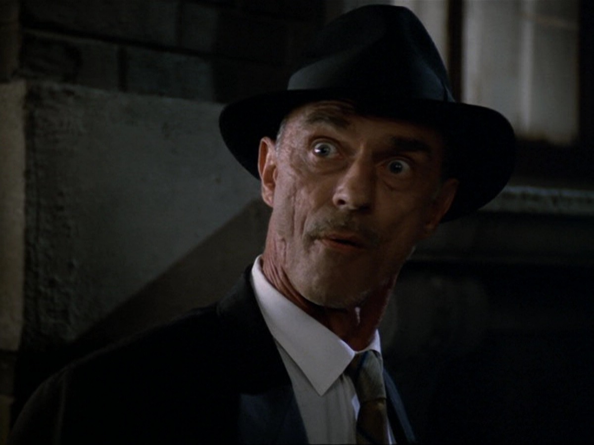 extant_StarTrek_DS9_6x13-FarBeyondTheStars_1309.jpg