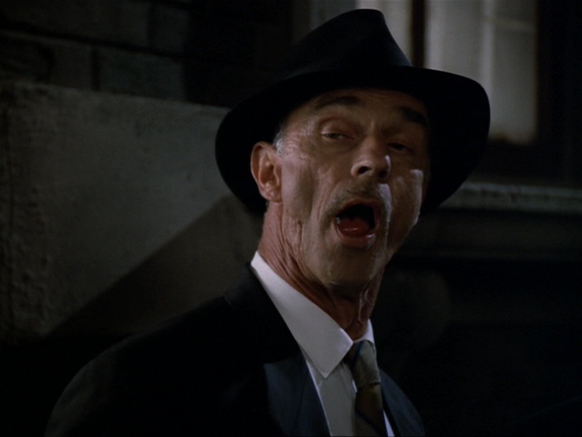 extant_StarTrek_DS9_6x13-FarBeyondTheStars_1376.jpg