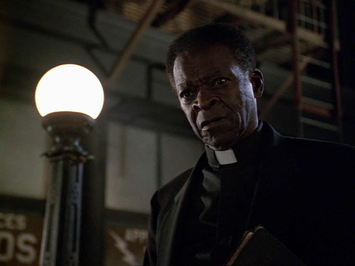 extant_StarTrek_DS9_6x13-FarBeyondTheStars_1487.jpg