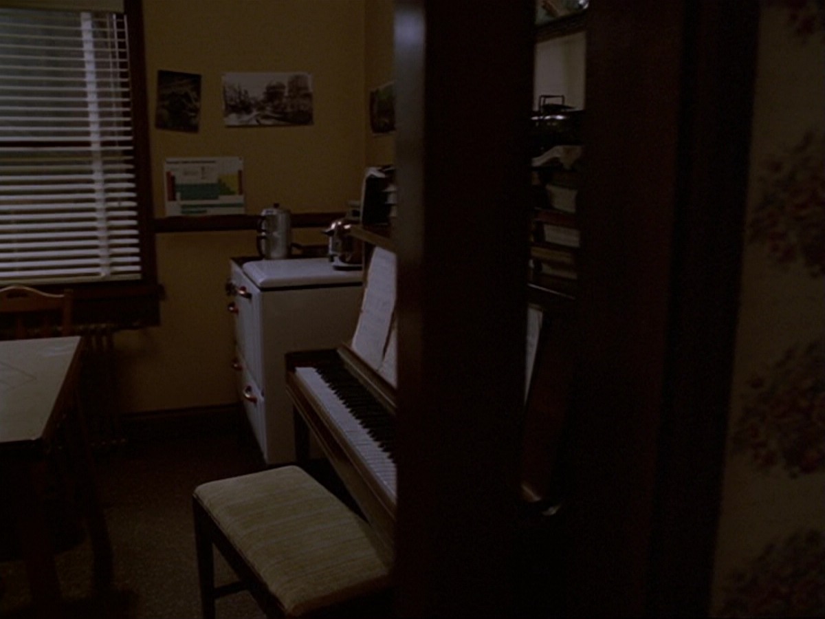 extant_StarTrek_DS9_6x13-FarBeyondTheStars_1512.jpg