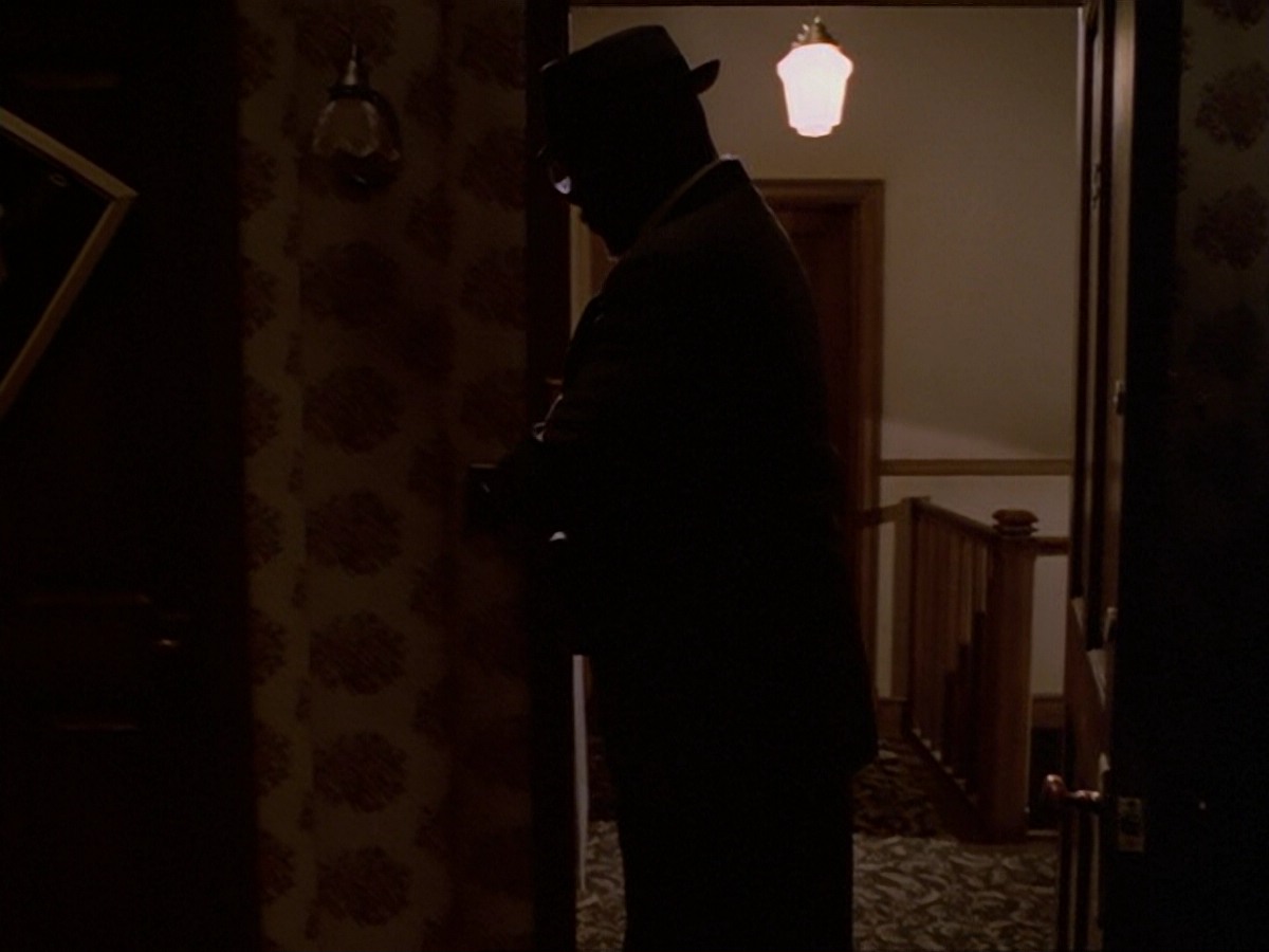 extant_StarTrek_DS9_6x13-FarBeyondTheStars_1544.jpg