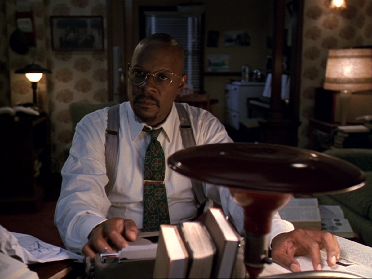 extant_StarTrek_DS9_6x13-FarBeyondTheStars_1682.jpg