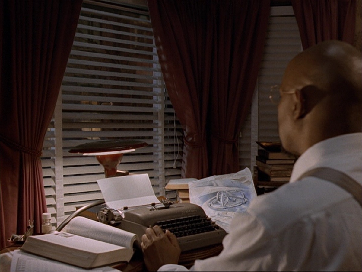 extant_StarTrek_DS9_6x13-FarBeyondTheStars_1683.jpg