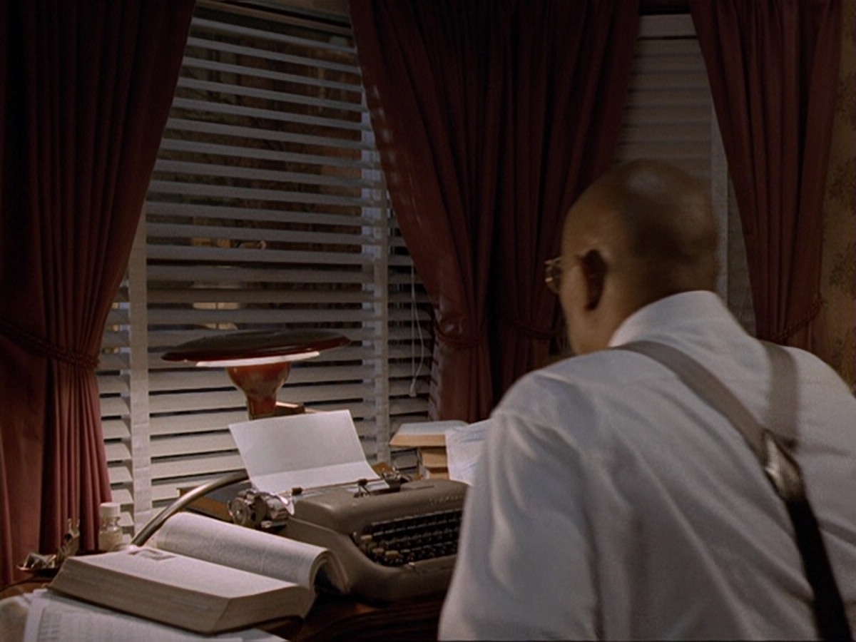 extant_StarTrek_DS9_6x13-FarBeyondTheStars_1685.jpg