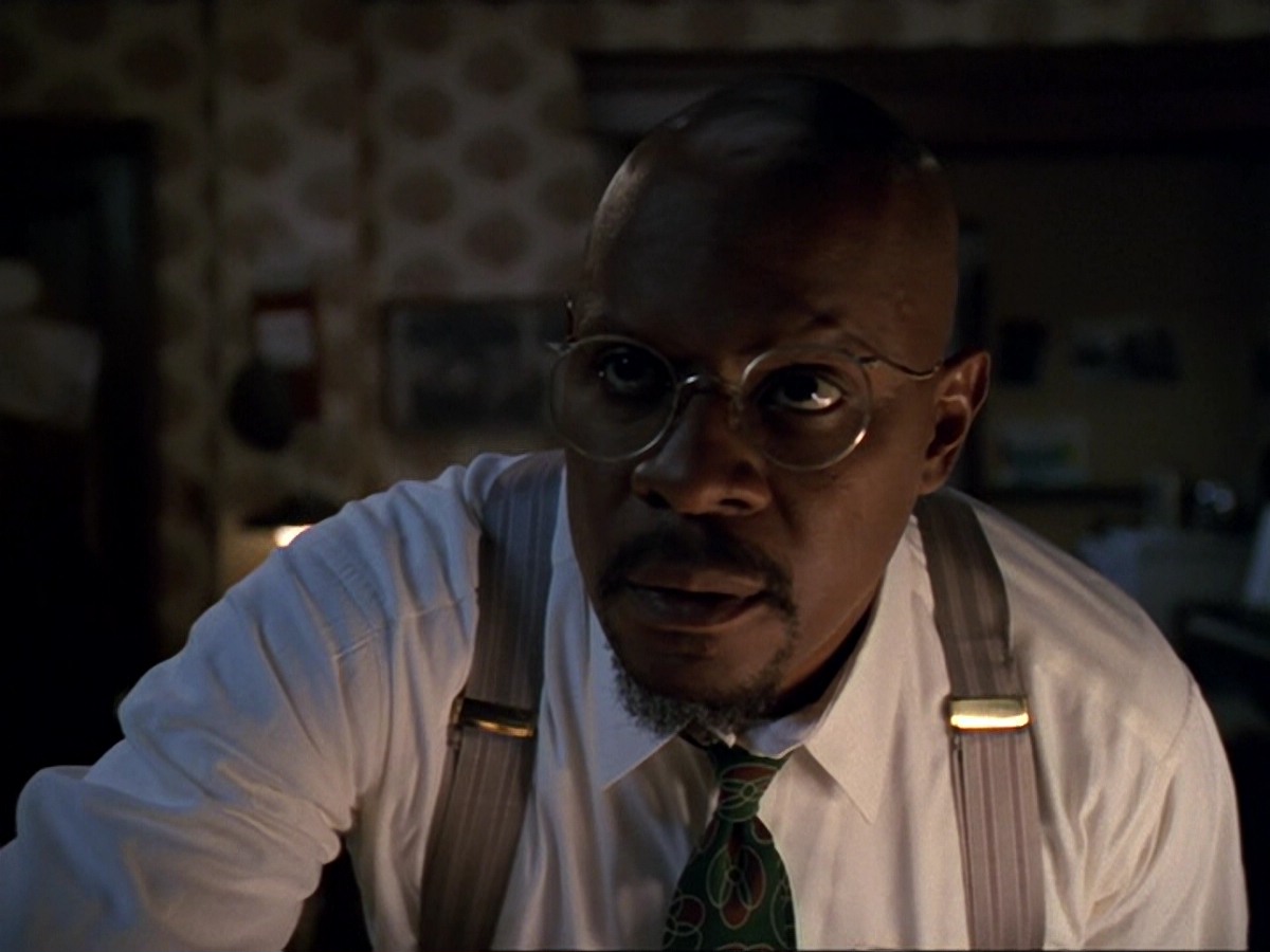extant_StarTrek_DS9_6x13-FarBeyondTheStars_1697.jpg