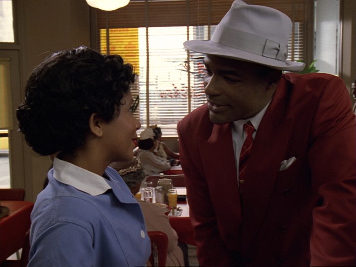 extant_StarTrek_DS9_6x13-FarBeyondTheStars_1904.jpg