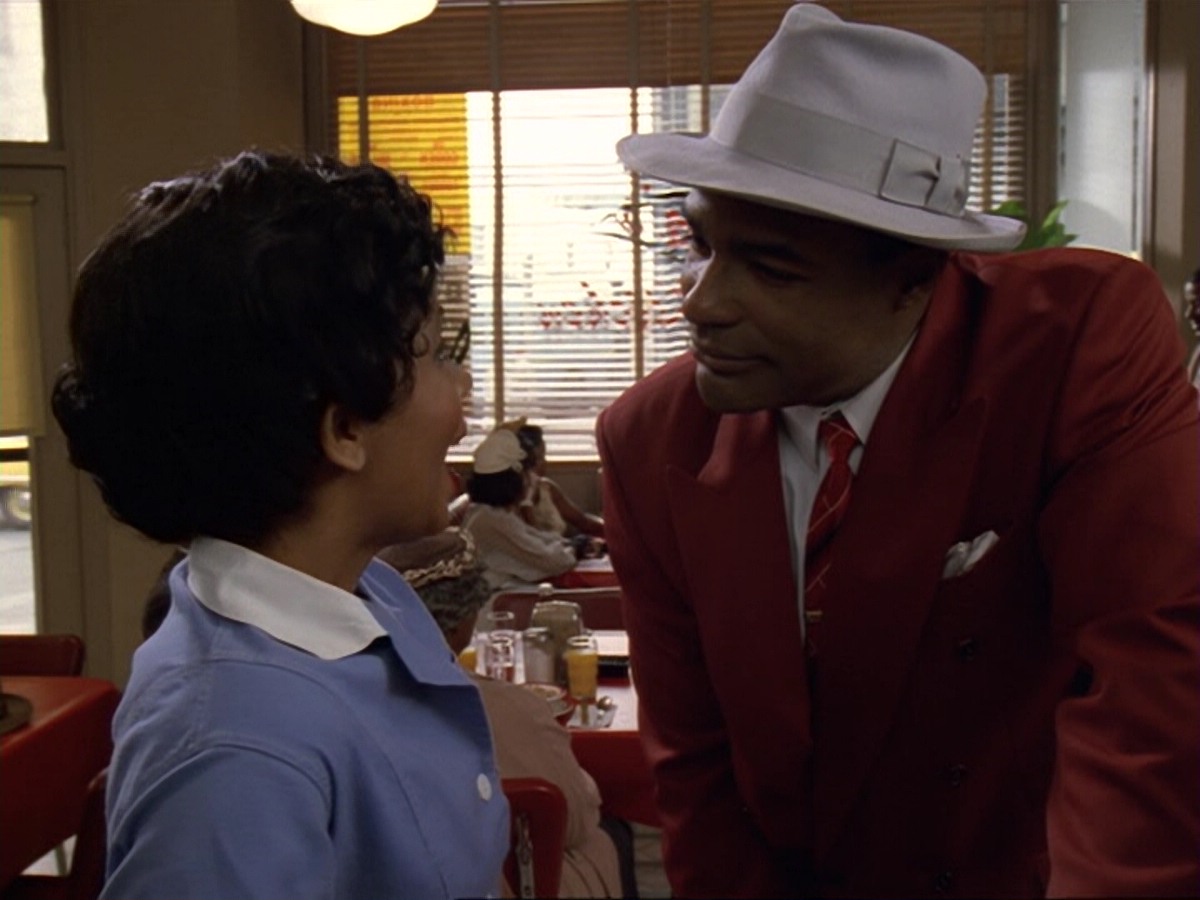 extant_StarTrek_DS9_6x13-FarBeyondTheStars_1905.jpg