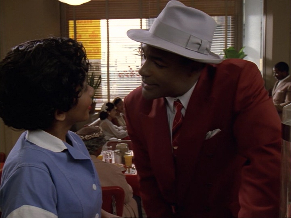 extant_StarTrek_DS9_6x13-FarBeyondTheStars_1925.jpg