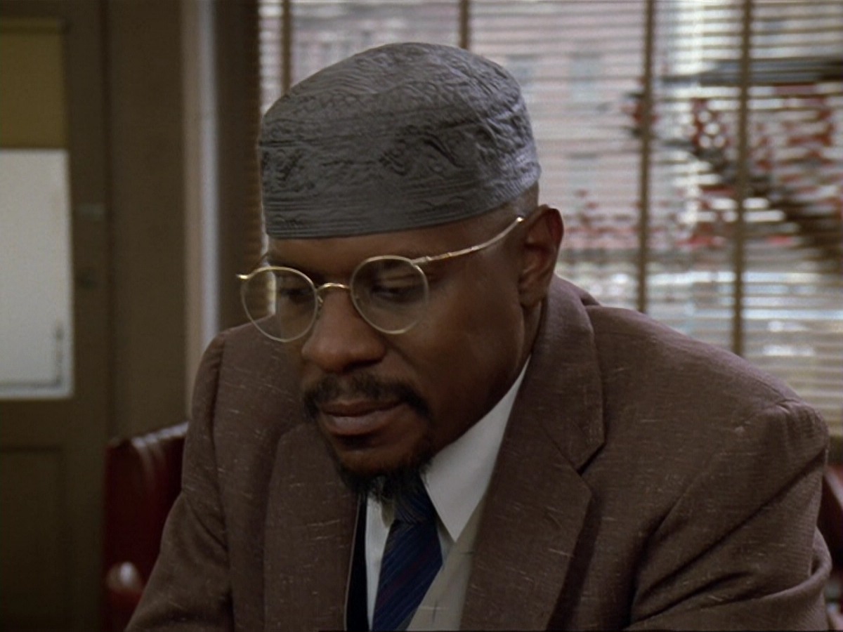 extant_StarTrek_DS9_6x13-FarBeyondTheStars_1974.jpg