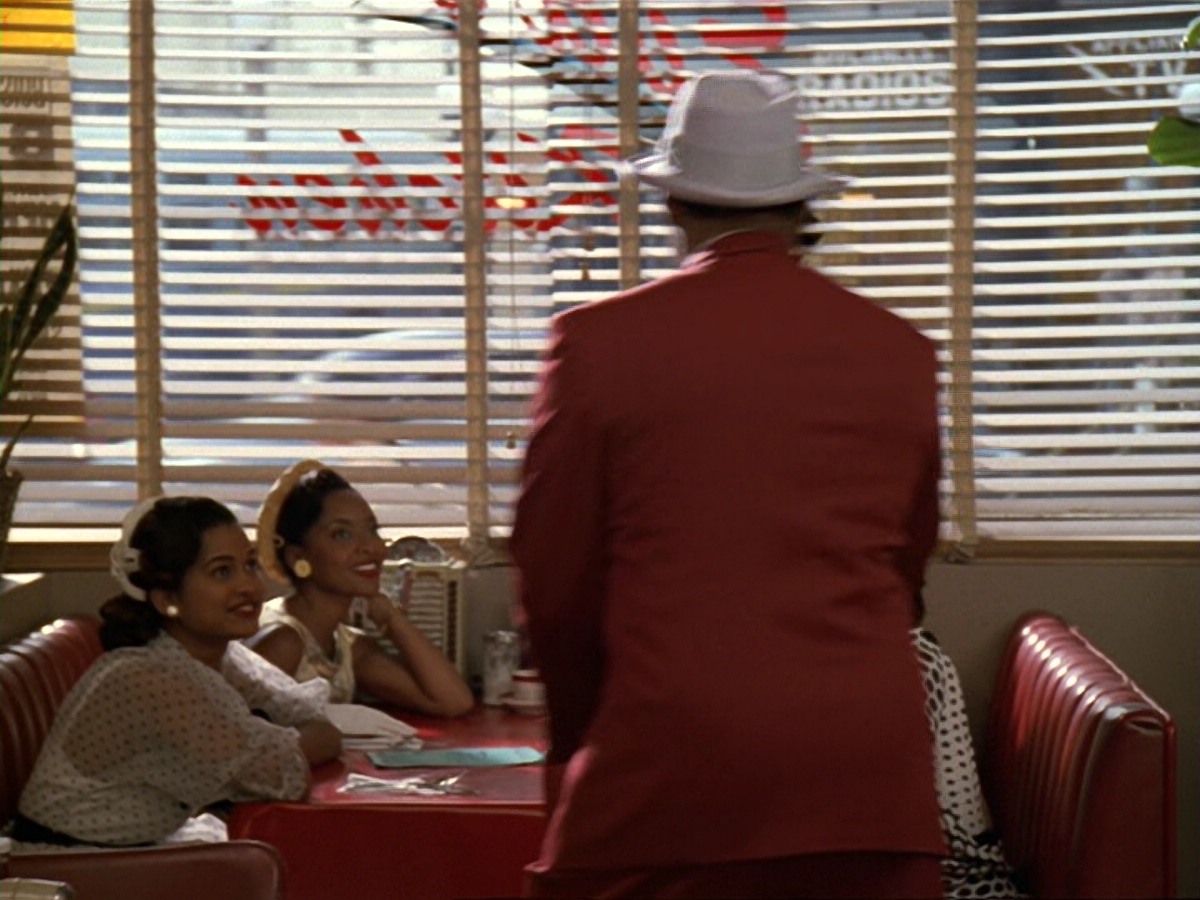 extant_StarTrek_DS9_6x13-FarBeyondTheStars_1977.jpg