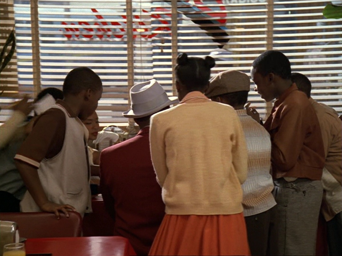 extant_StarTrek_DS9_6x13-FarBeyondTheStars_1983.jpg