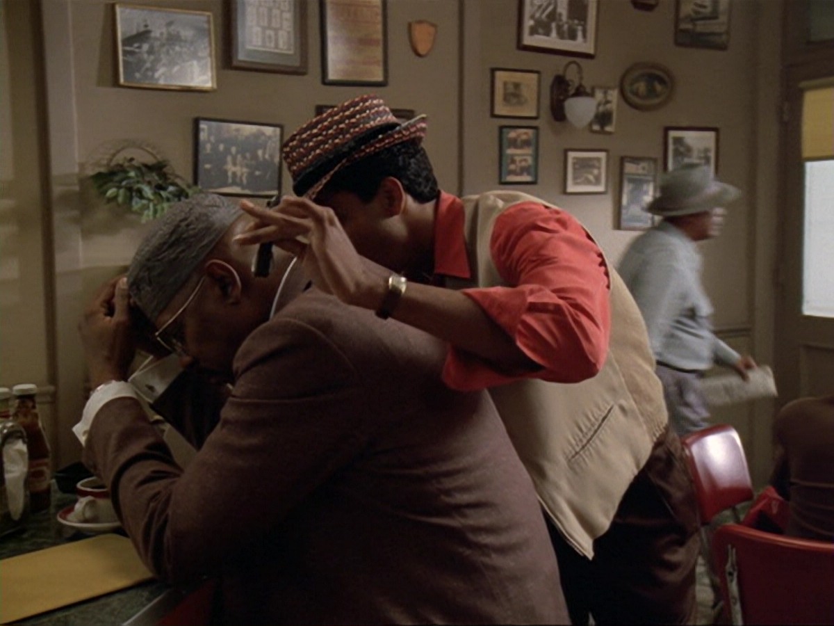 extant_StarTrek_DS9_6x13-FarBeyondTheStars_1997.jpg