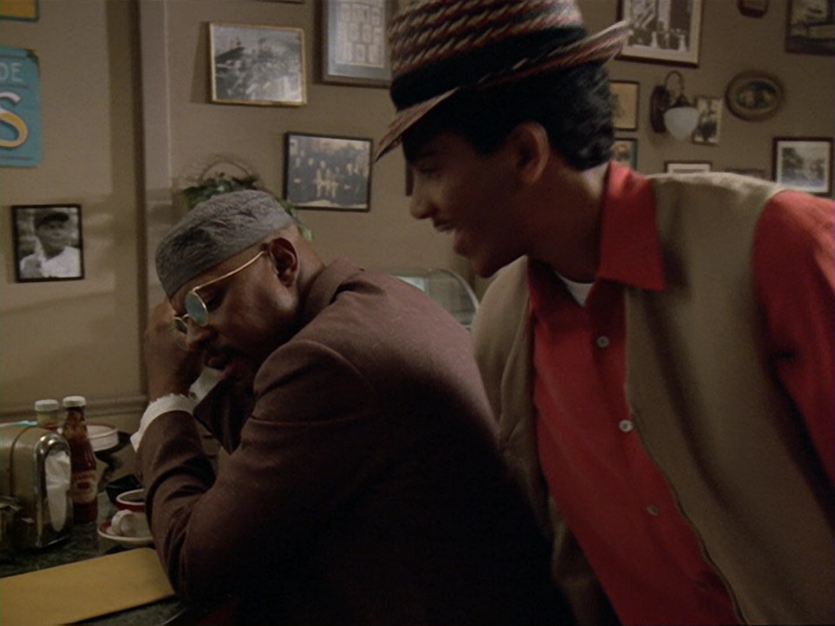 extant_StarTrek_DS9_6x13-FarBeyondTheStars_1999.jpg