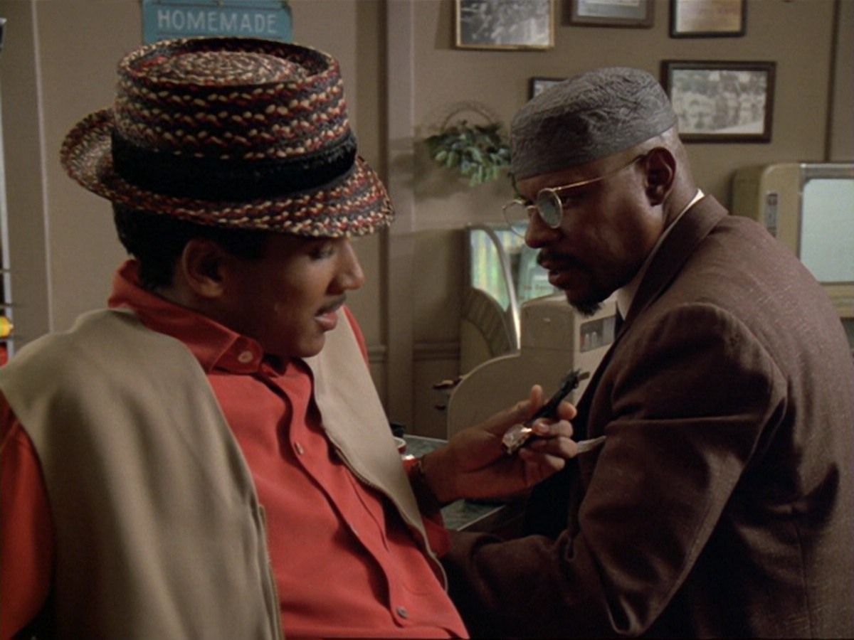 extant_StarTrek_DS9_6x13-FarBeyondTheStars_2008.jpg