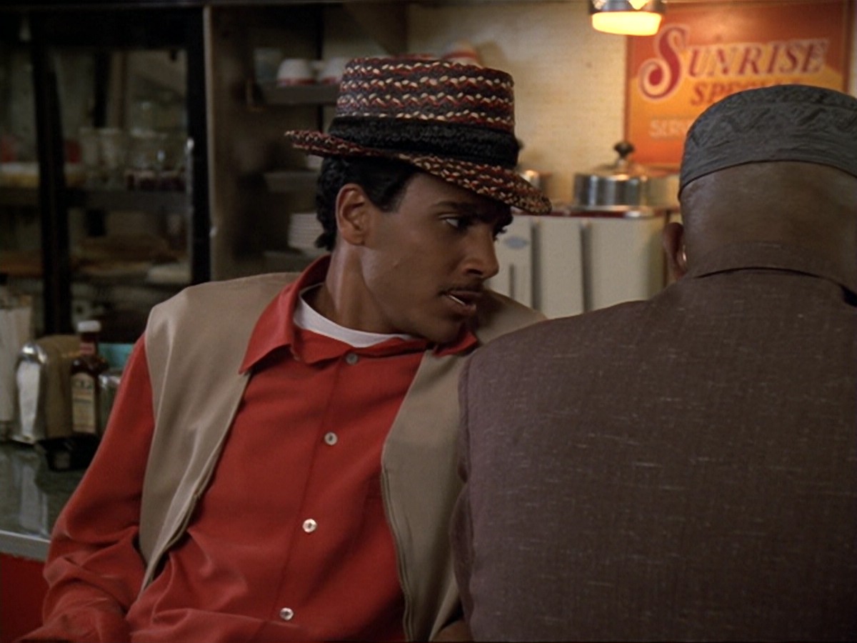 extant_StarTrek_DS9_6x13-FarBeyondTheStars_2058.jpg