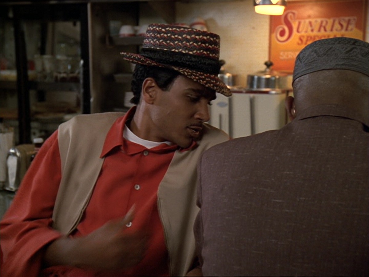 extant_StarTrek_DS9_6x13-FarBeyondTheStars_2059.jpg