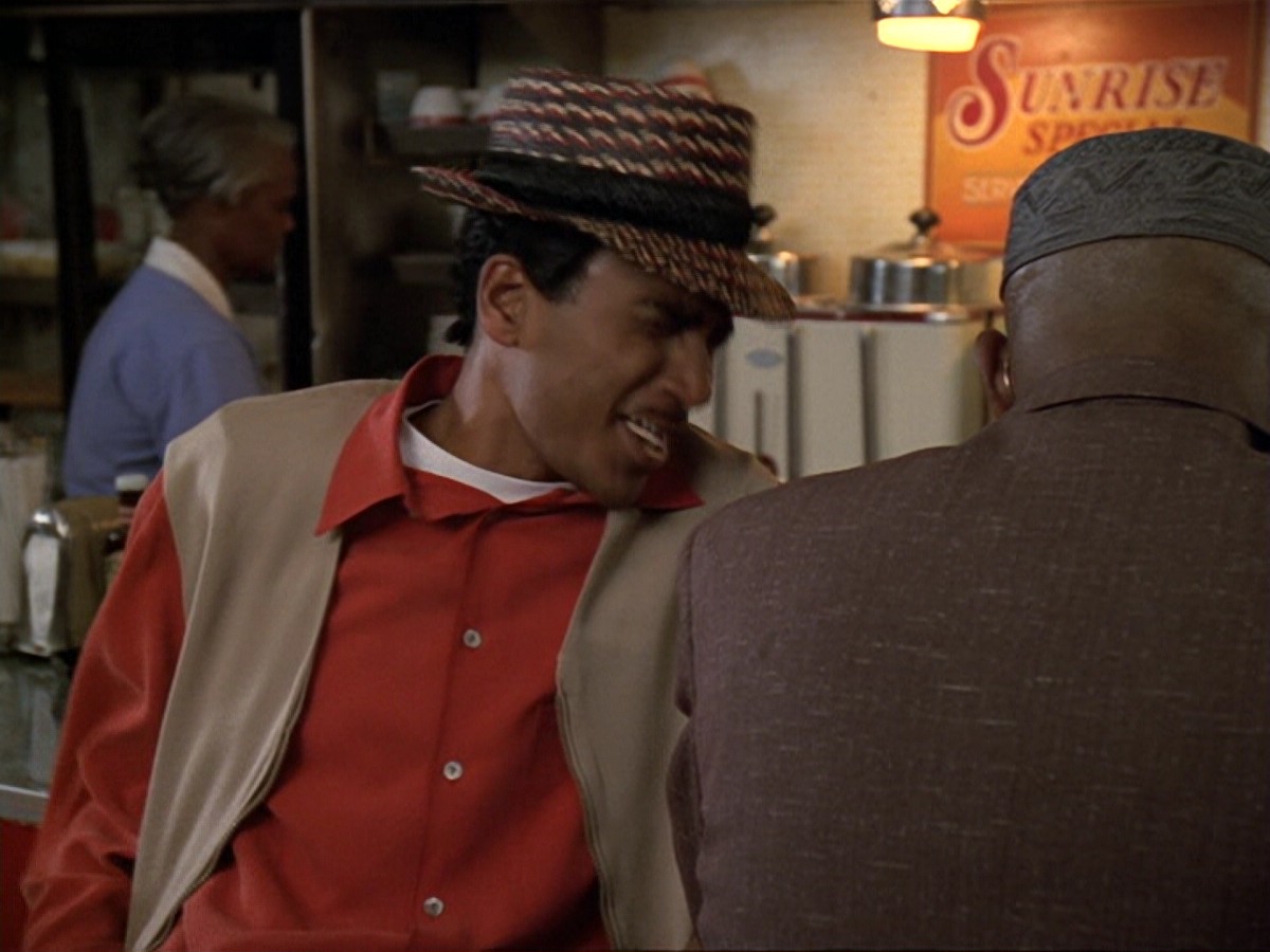 extant_StarTrek_DS9_6x13-FarBeyondTheStars_2063.jpg