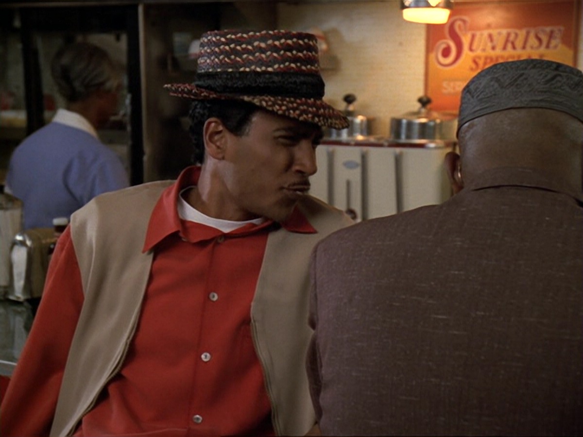 extant_StarTrek_DS9_6x13-FarBeyondTheStars_2064.jpg