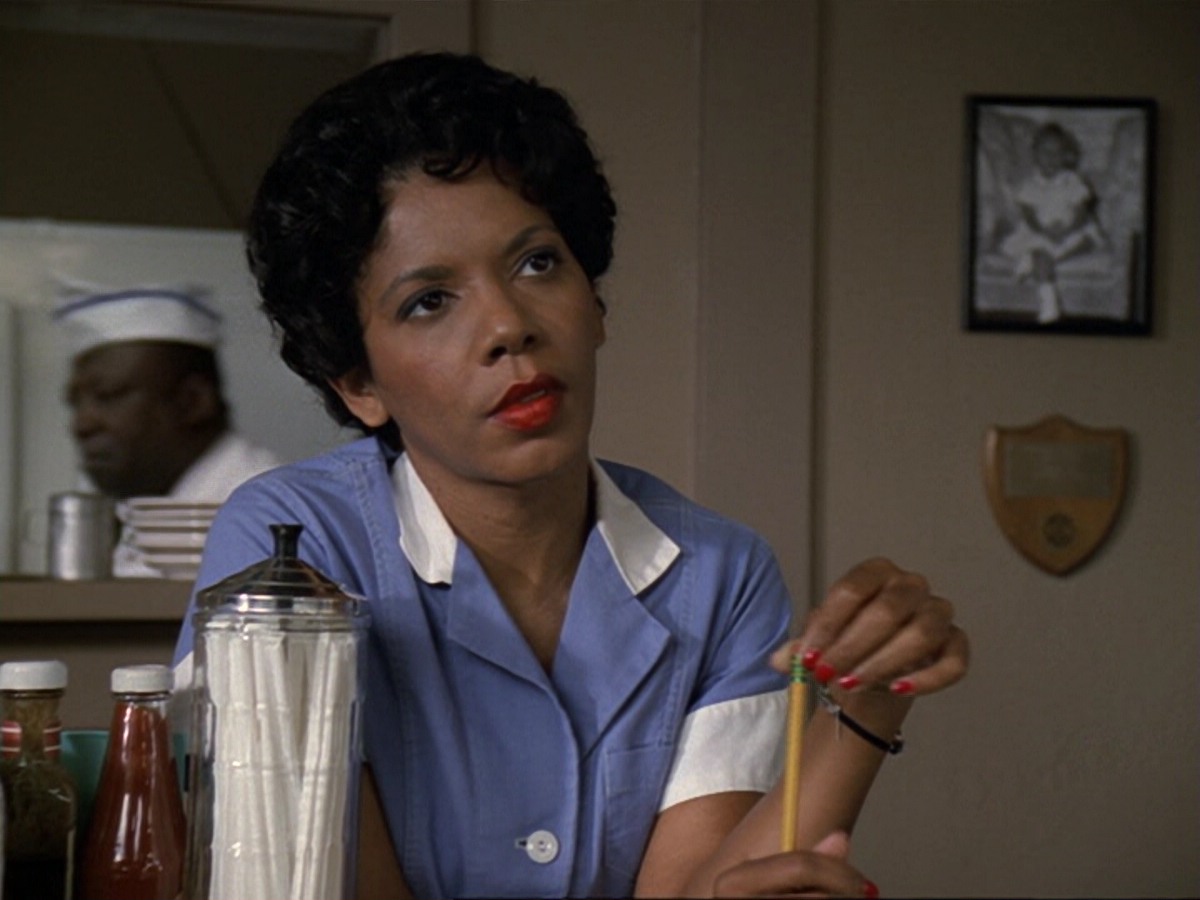 extant_StarTrek_DS9_6x13-FarBeyondTheStars_2075.jpg